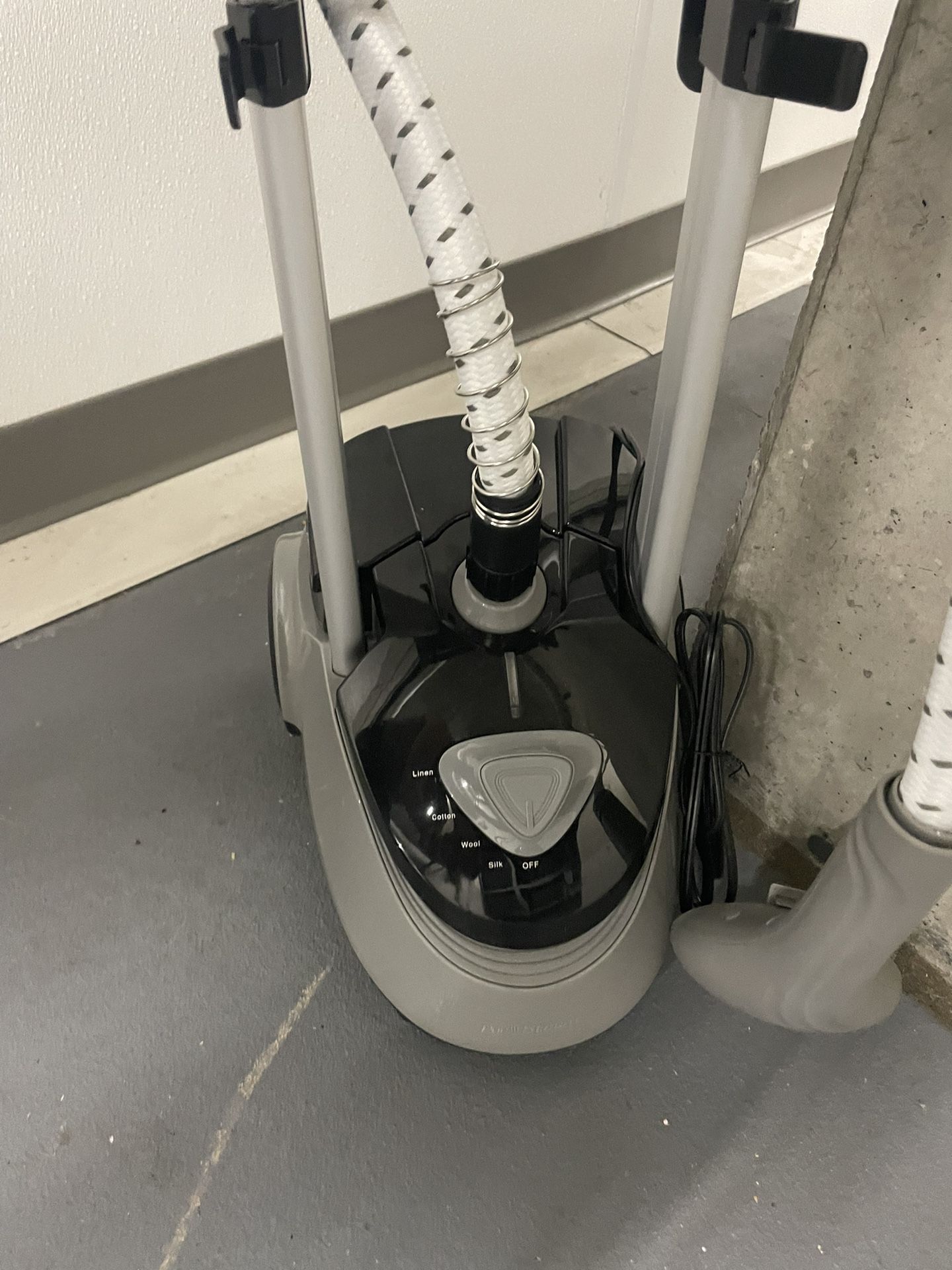 PurSteam Garment Steamer Professional Heavy Duty Industry Leading 2.5 Liter (85 fl.oz.) Water Tank, 60+min of Continuous Steam with 4 Level Steam Adju