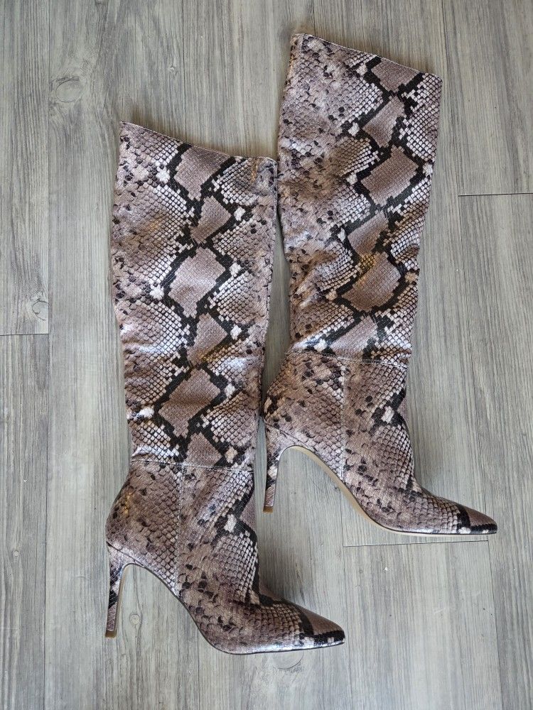 Women’s Snakeskin Knee-High Stiletto Boots – Size 6 M