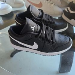 Nike Air Jordan 1 Low Panda Black White  Shoes Women Sz 6 Lifestyle
