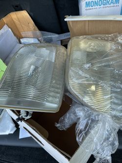 2001 Ford F150 Headlights $20 Obo