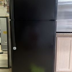black refrigerator 
