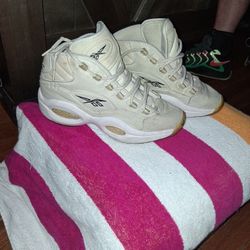 Reebok  Unisex Beige Shoes