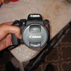 Cannon Eos Rebel T7i Camera