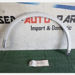 w/ broken clips PORSCHE CAYENNE FRONT RIGHT FLARE FENDER MOLDING OEM 7P5853828