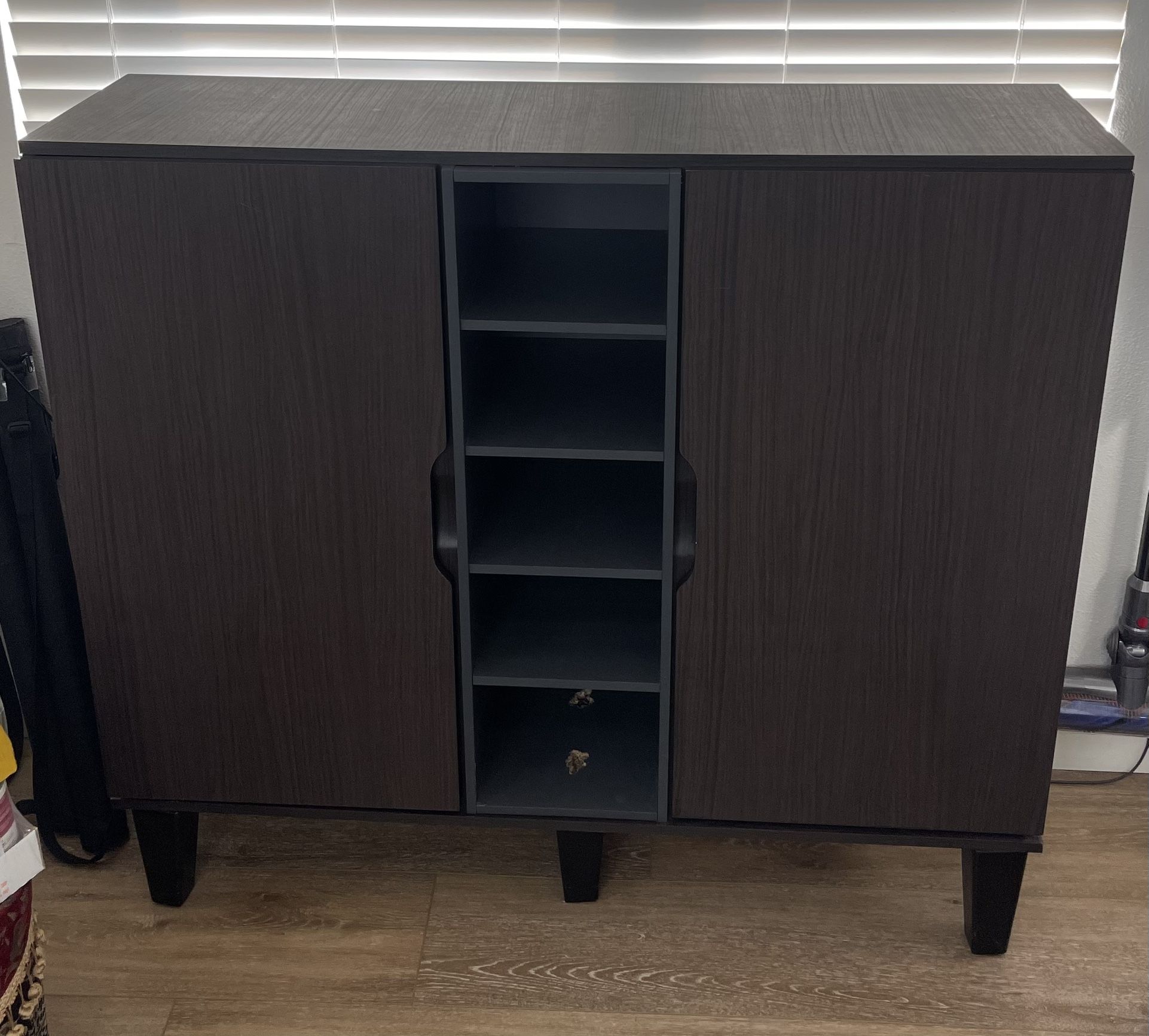 Sturdy Shelving Unit