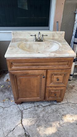 24” vanity/w countertop