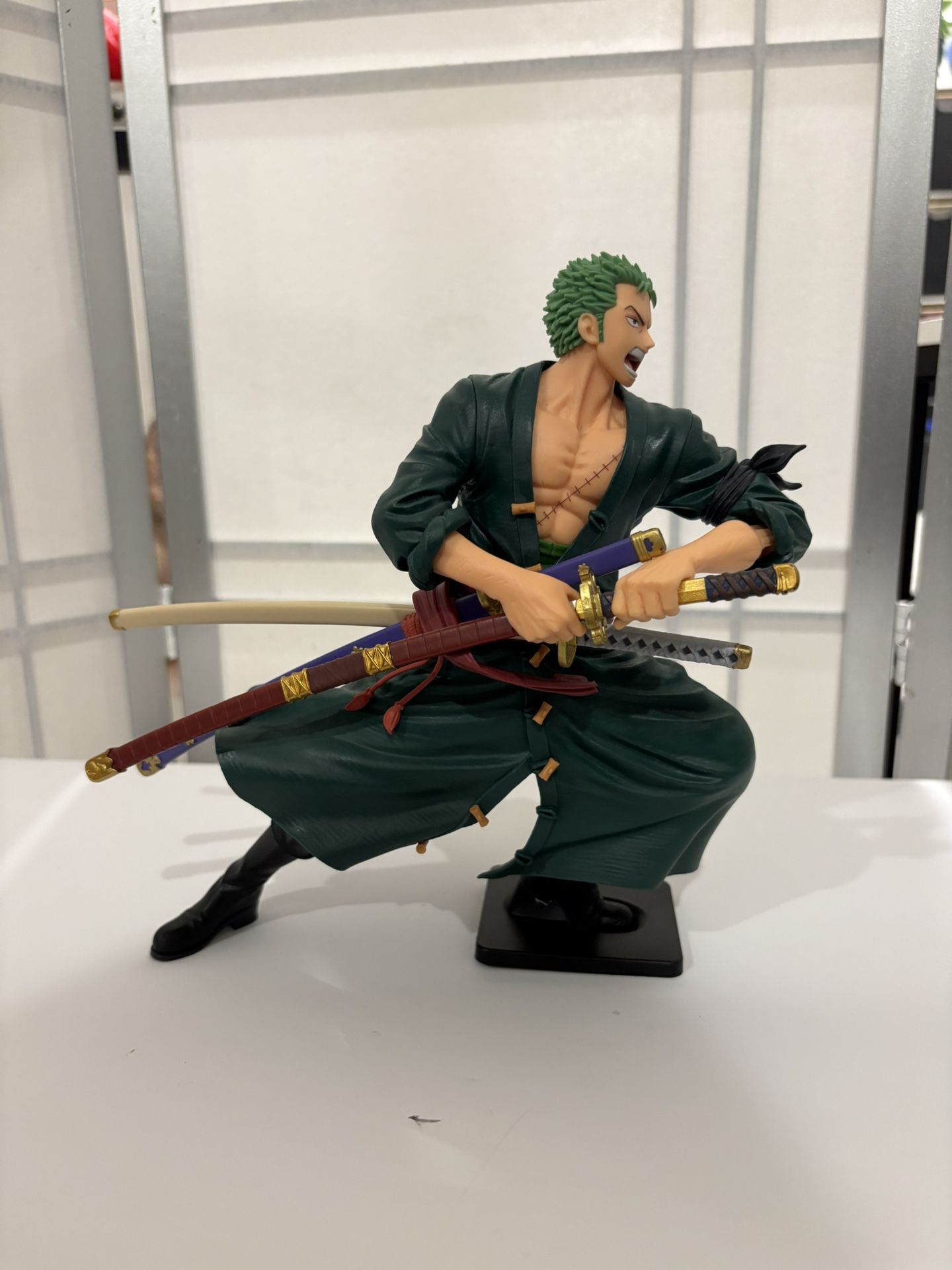 Roronoa Zoro Figure — One Piece / Collectible