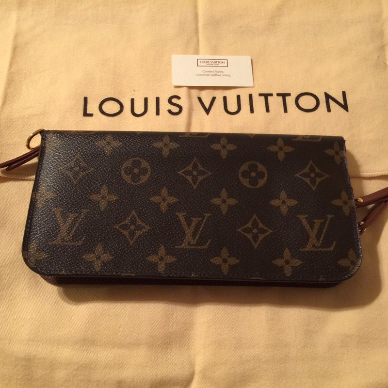 Louis Vuitton Wallet For Women for Sale in Honolulu, HI - OfferUp