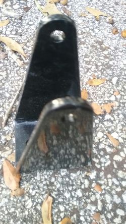 Brace for basketball hoop setup