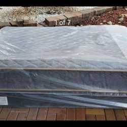 Simmons..Choice...Queen Mattress And Box Set.. Brand new in the original plastic. Never used.
$400 per set....