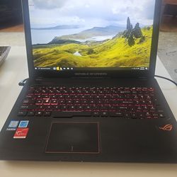 ASUS ROG Gaming Laptop Strix GL553 15.6" - Intel Core i7 - GTX 1050 Ti 256GB SSD