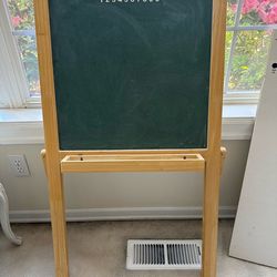 Melissa and Doug standing easel blackboard whiteboard