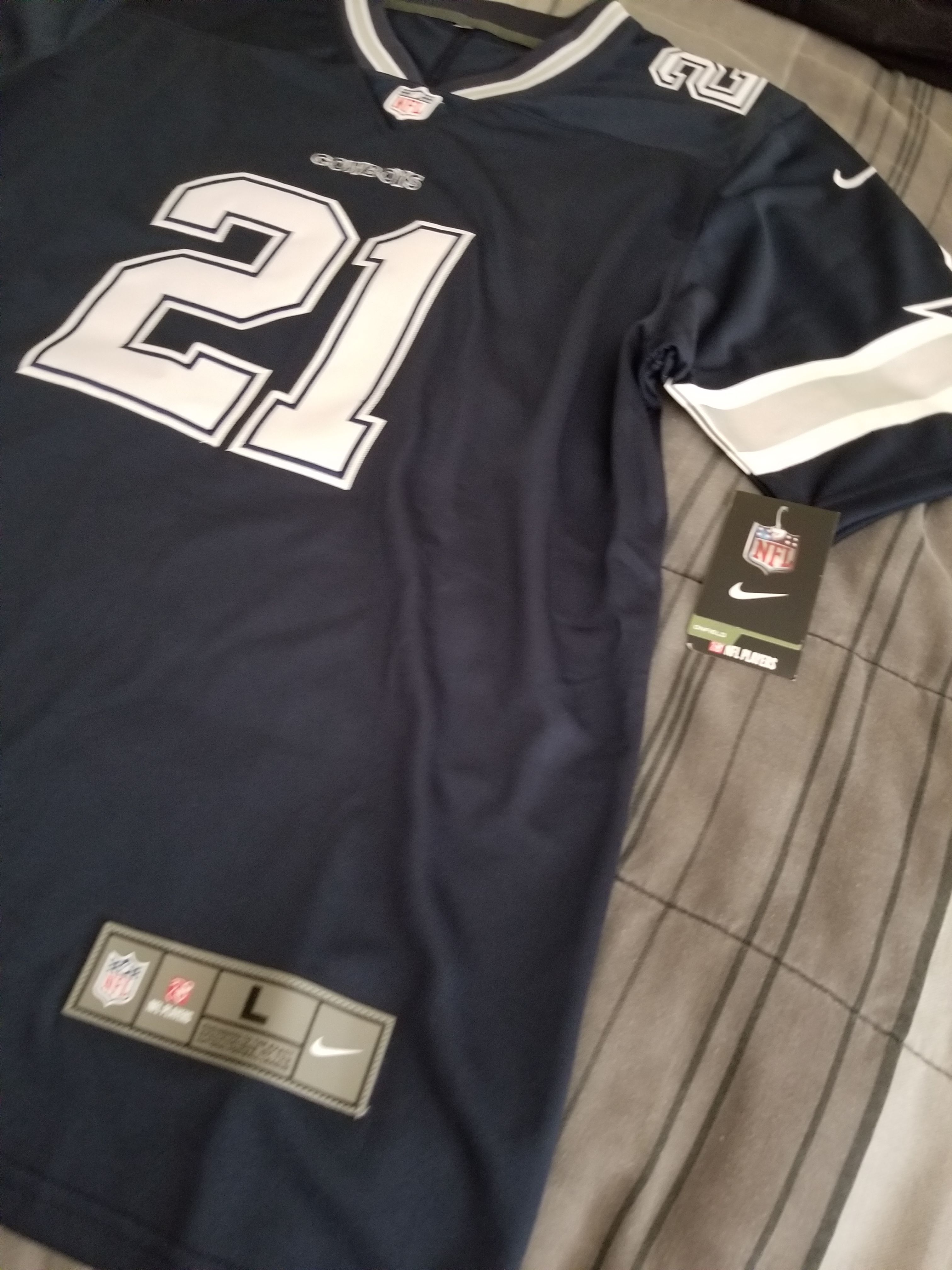 Brand new Ezekiel elliot Dallas Cowboys stitched Jersey size large brand new with tags attached