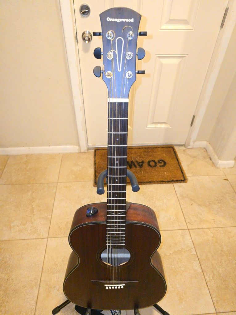 Orangewood Oliver Grand Concert Acoustic Guitar, Solid Mahogany Top, Mahogany Back/Sides