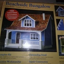 Beachside bungalow Miniatuare Wooden  House