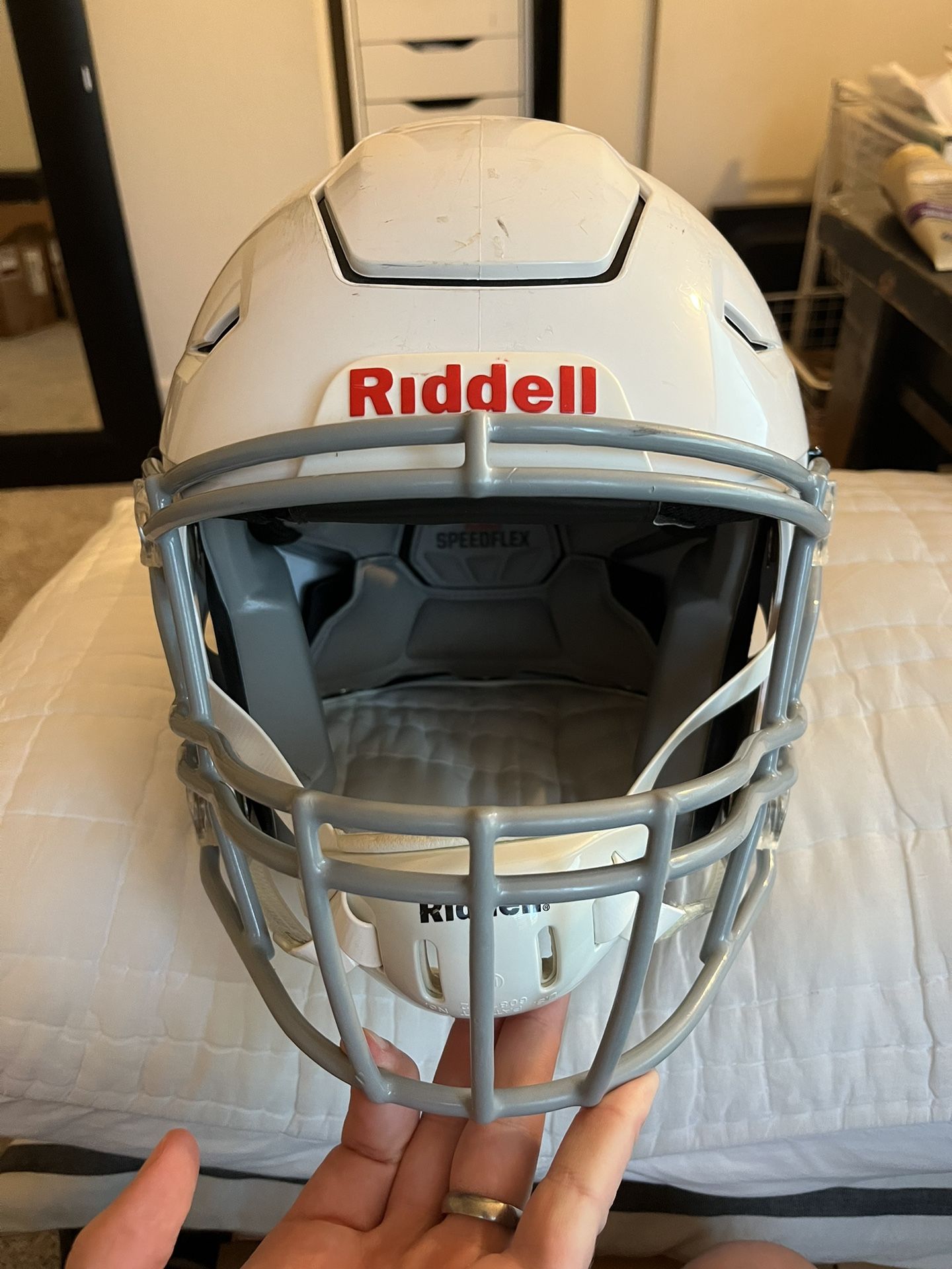 riddell speedflex helmet used Youth Helmet, Large, Black/Black Complete PremierSports The Riddell SpeedFlex Football Helmet was one of the most anticipated football helmets of all time Now Available! Used Large White