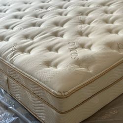 Saatva Classic Mattress, Plush Soft, 11.5", King, Like New