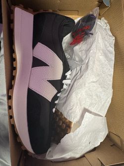 New Balance 327 Black Sneakers
