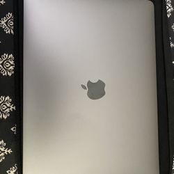 2022 MacBook Pro M2