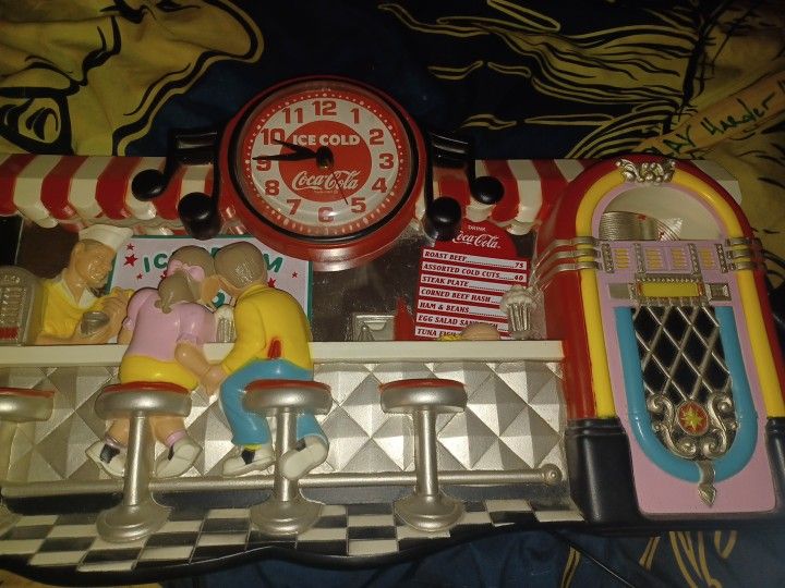 Vintage Coca Cola 3D Wall Clock Ice Cream Shop Soda Fountain Diner Jukebox