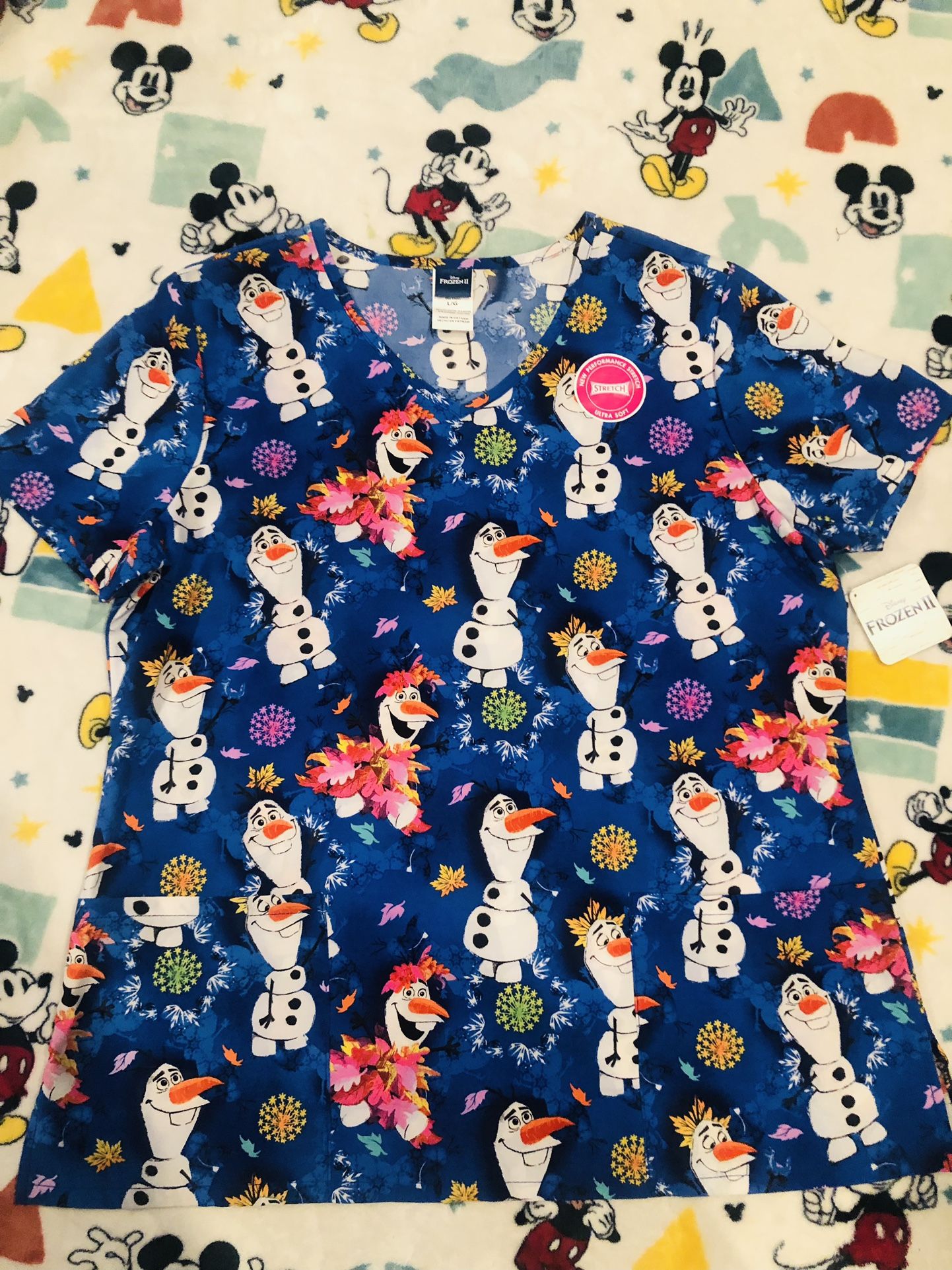 Frozen Olaf Scrub Top Size Large