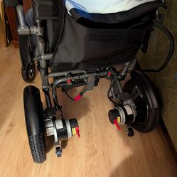 Electric wheelchair
