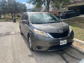 2012 Toyota Sienna