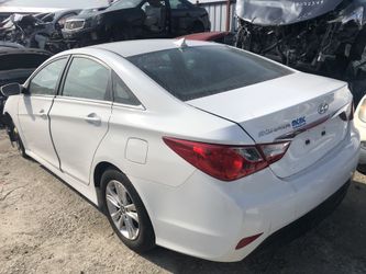 2014 Hyundai Sonata for parts
