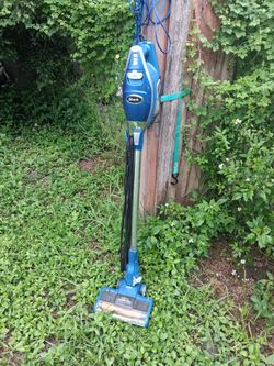 NICE SHARK STICK VACUUM