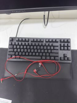 Razer Keyboard And HyperX Earbuds