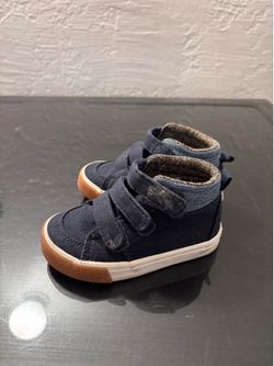 Toddler shoes size 6c