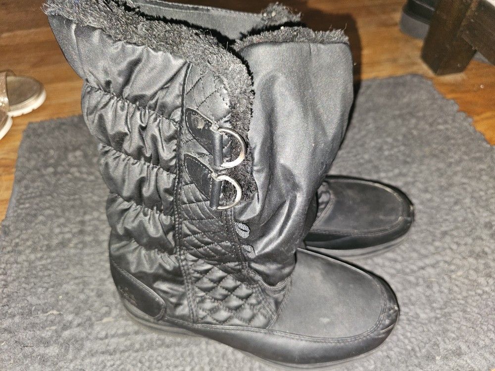 Womens Black Snow Boots