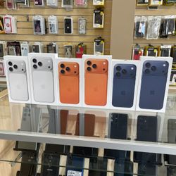 Apple iPhones 17 PRO + 17 PRO MAX All colors! Brand New 256GB Can Connect To Any Carrier! Financing Available! Best Phone Deals! 