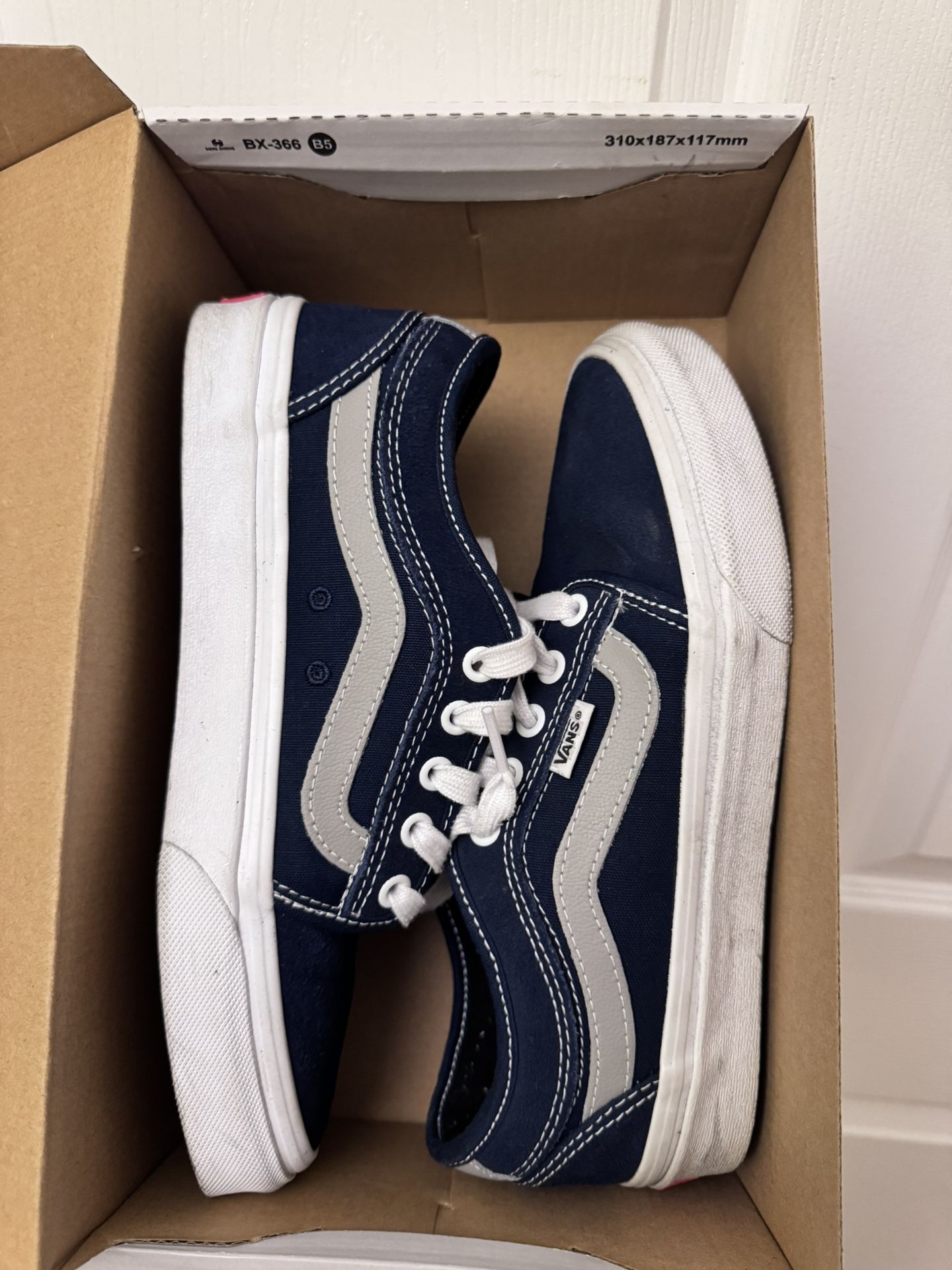 Chucka Vans style old skools