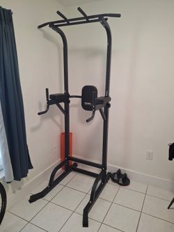 Free Standing Pull Up Bar In Excellent Condition