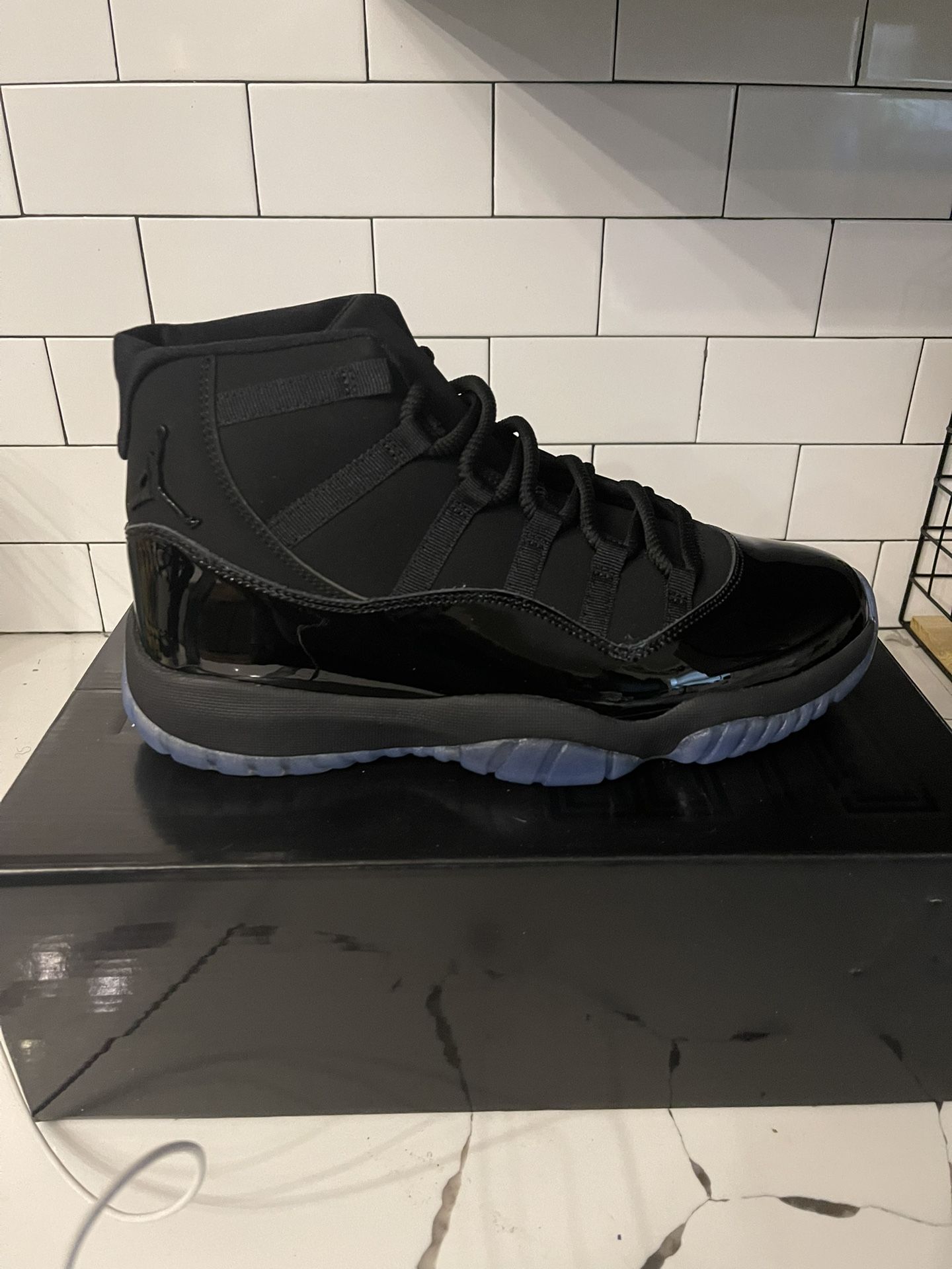 Men’s Jordan 11 Cap And Gown Size 13.