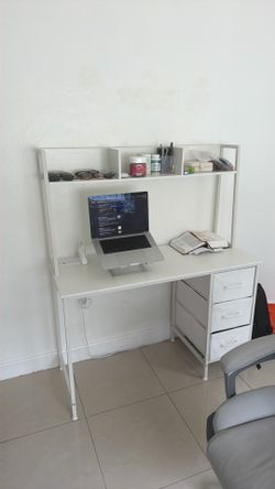 Desk & chair