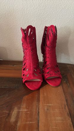 Jessica Simpson heels size 8.5