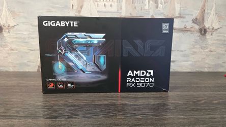 GIGABYTE AMD Radeon RX 9070 Gaming OC 16G Graphics Card, PCIe 5.0, 16GB GDDR6 GPU Video Card