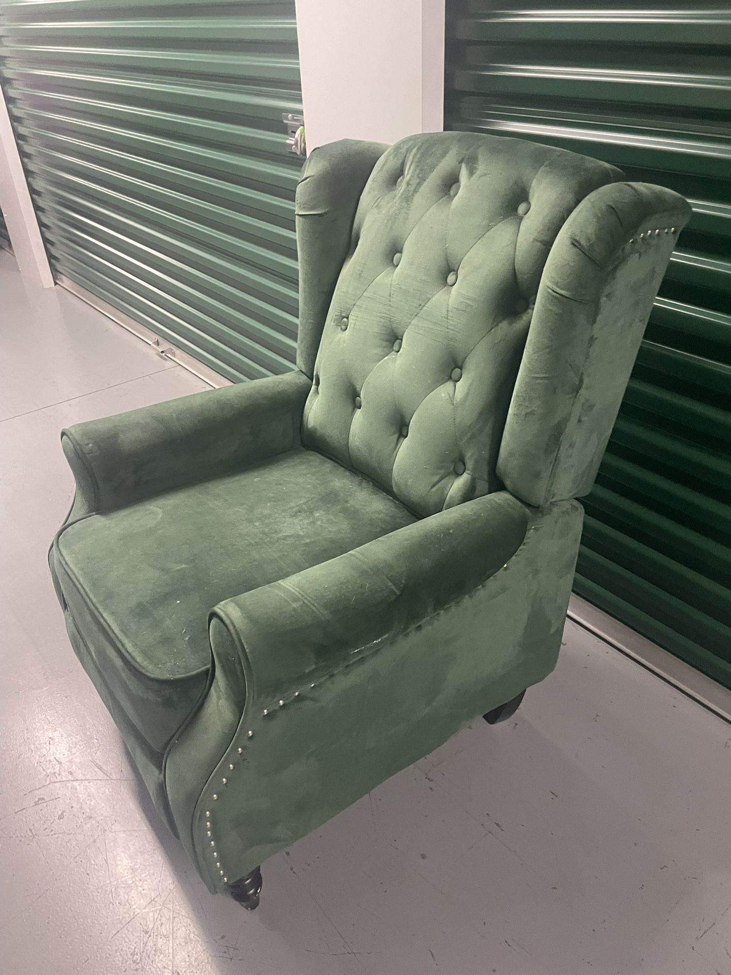 Beautiful Forest Green Suede Tuft Recliner