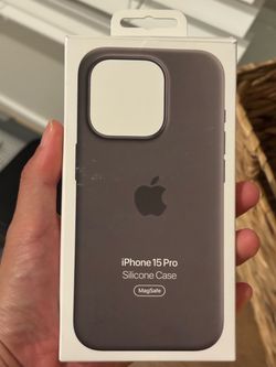 Excellent Condition iPhone 15 Pro + Apple Case