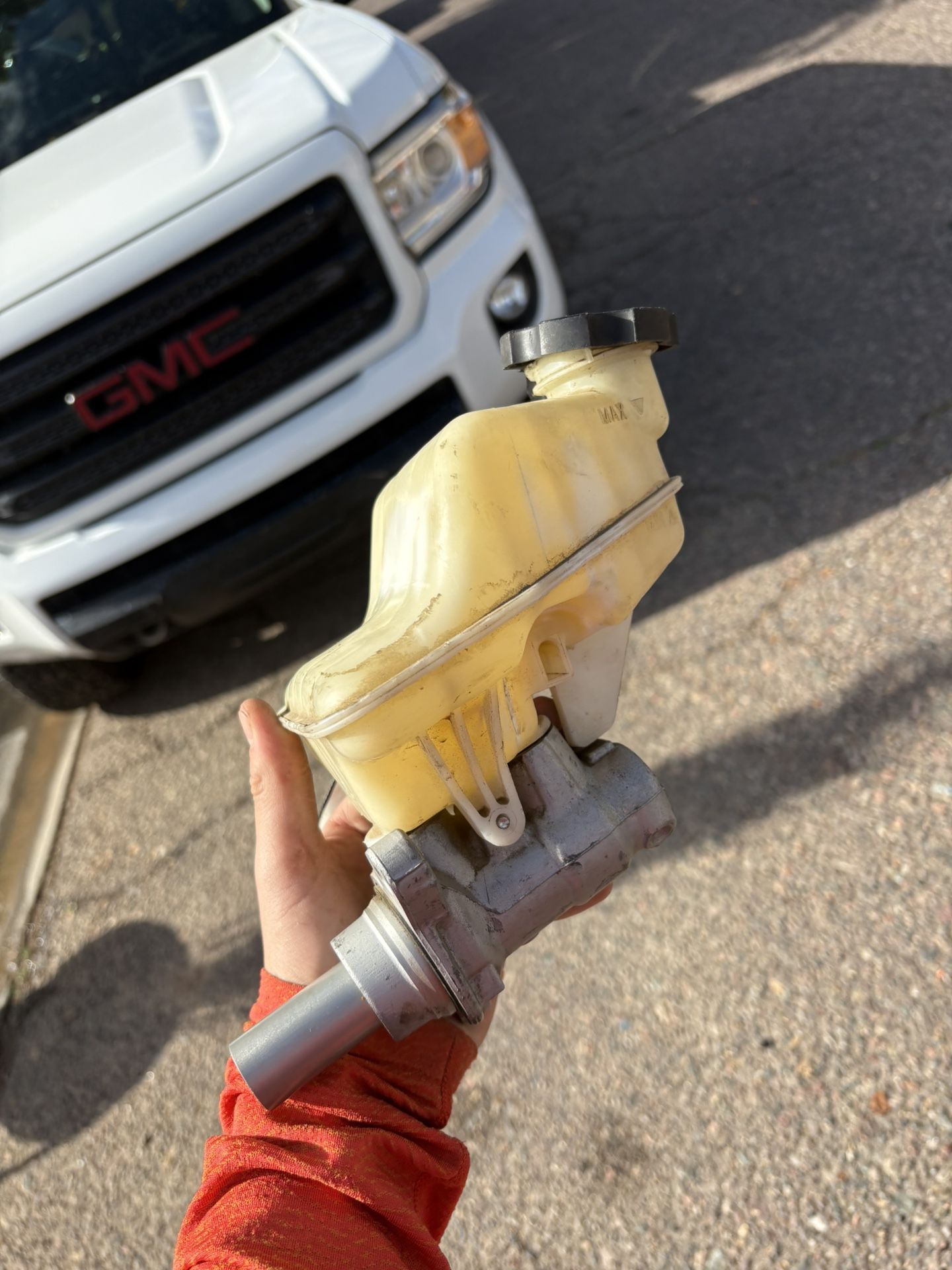 NEW OEM Brake Master Cylinder – 2018 GMC Colorado – Never Installed