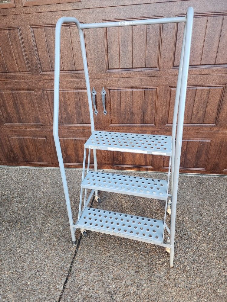 *** INDUSTRIAL LADDER PLATFORM ***