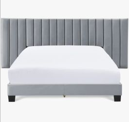 💲$189 – Finch James Gramercy Queen Velvet Platform Bed – Brand New in Box ✨