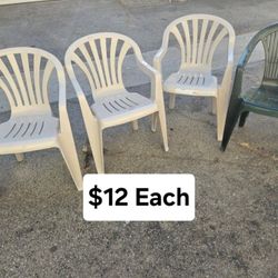 Chairs For Your Holiday Dinners