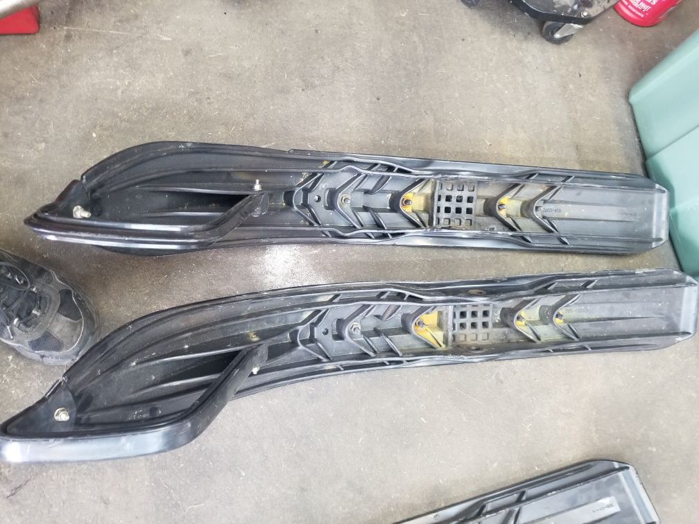 Snowmobile skis