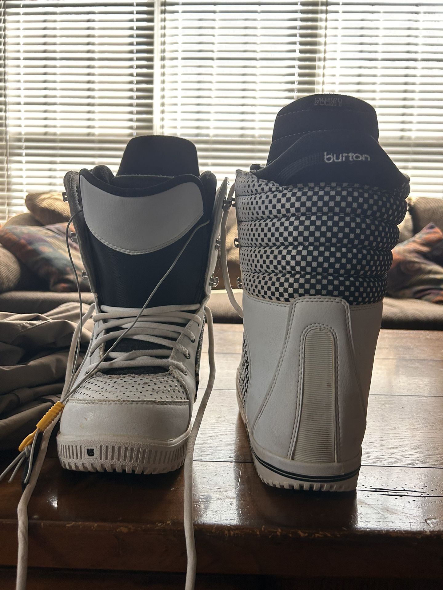 Burton Tryst women’s Size 10 US