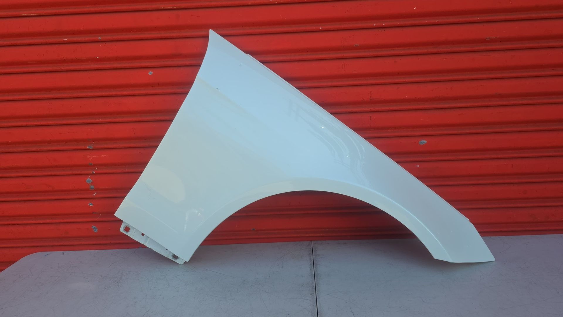 Mercedes Benz E Class Coupe Right Side Fender 2009-2016