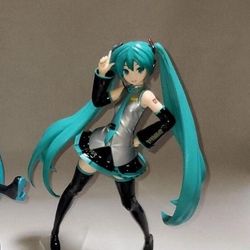 Miku Hatsune Figure