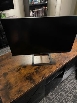 Phillips 27 inch 4k IPS gaming monitor monitor arm holder